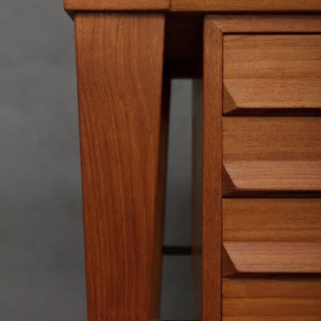 19.3 Teakowe biurko Kai Kristiansena