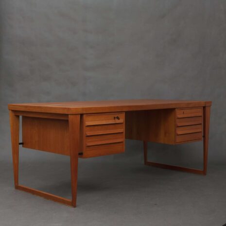 19.5 Teakowe biurko Kai Kristiansena