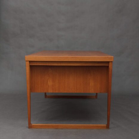 19.7 Teakowe biurko Kai Kristiansena