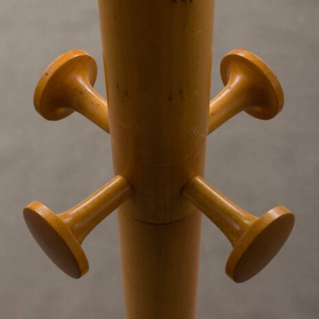 Aksel Kjersgaard wieszak na płaszcze-3 Wieszak na ubrania Aksel Kjersgaard