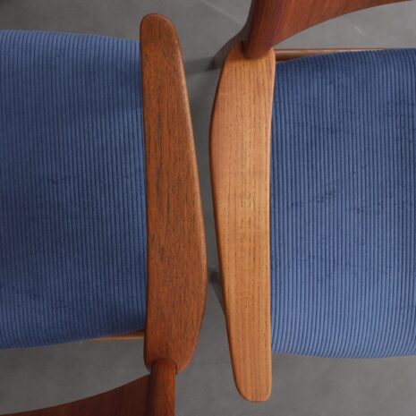 Deux fauteuils en teck avec velours bleu-10 Two teak armchairs in blue corduroy