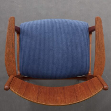 Deux fauteuils en teck en velours côtelé bleu-12 Two teak armchairs in blue corduroy