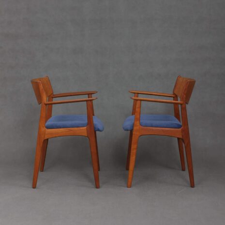 Deux fauteuils en teck avec velours bleu-3 Two teak armchairs in blue corduroy