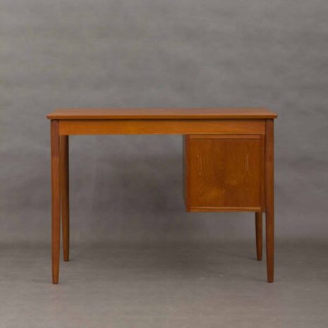 vintage-small-danish-desk-in-teak (6) vintage small danish desk in teak