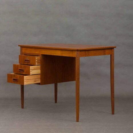 vintage-small-danish-desk-in-teak (9) vintage small danish desk in teak
