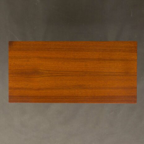 Petite commode danoise avec 3 tiroirs à poignées coulissantes 1936-5 Small danish dresser with pullout handles drawers scaled