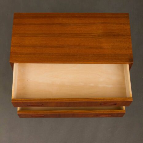 Petite commode danoise avec 3 tiroirs à poignées coulissantes 1936-8 Small danish dresser with pullout handles drawers scaled