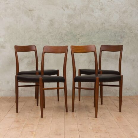 Krzesła model 75 Niels Moller-1 Krzesła model Niels Moller scaled