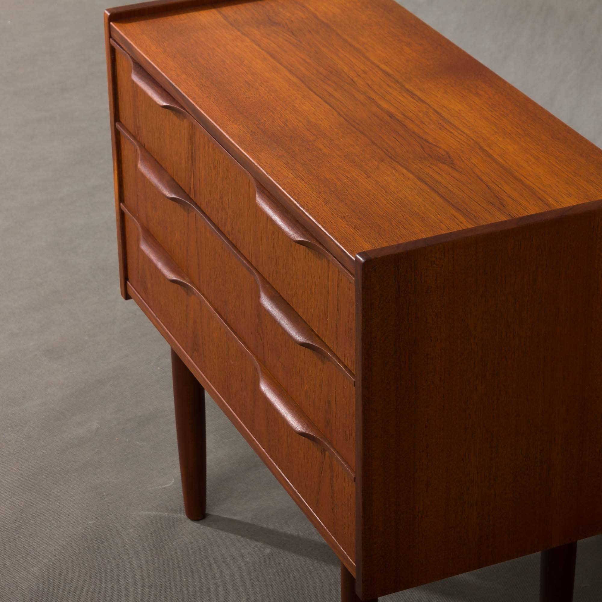 Small Danish Teak Dresser with 3 Drawers, 1960s Future antiques