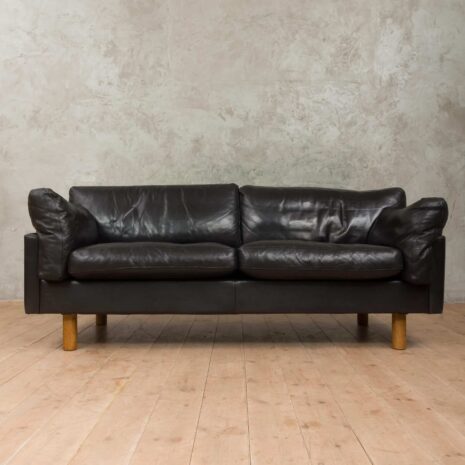 kanapa czarna skóra dębowe nóżki-11 kanapa czarna skóra dębowe nóżki scaled