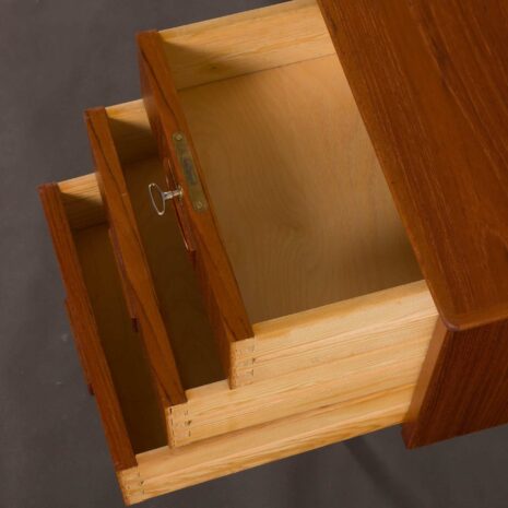 bureau danois sur pied avec 8 tiroirs 2032-12 danish free standing desk with drawers scaled