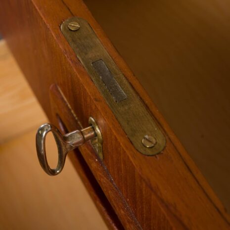 bureau danois sur pied avec 8 tiroirs 2032-13 danish free standing desk with drawers scaled