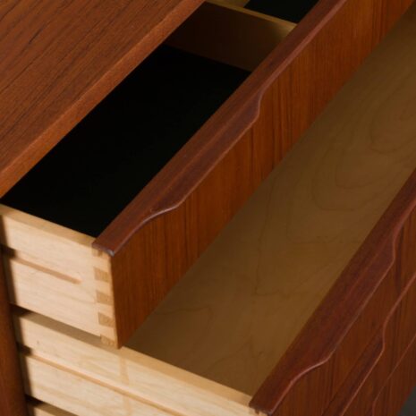 duńska komoda z drewna tekowego z 4 szufladami 2031-12 duńska komoda z drewna tekowego z szufladami