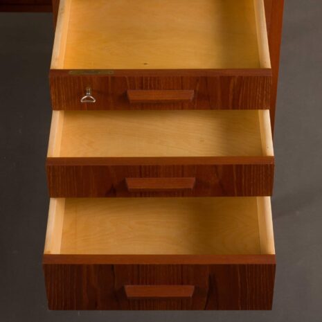 danish teak executive desk 2033-10 Dänischer Teakholz-Schreibtisch für Führungskräfte, maßstabsgetreu