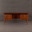 Dänischer Teakholz-Schreibtisch für Führungskräfte, maßstabsgetreu