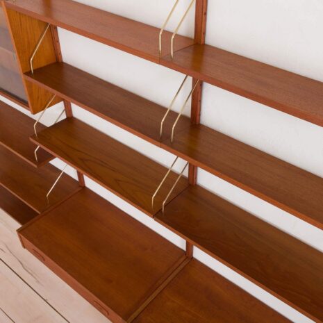 2049 Preben Sorensen Szafka wisząca z drewna tekowego z biurkiem i dwiema szafkami-6 Preben Sorensen Regał z drewna tekowego z biurkiem i dwiema szafkami w skali