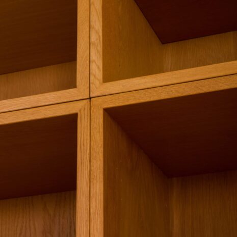 2081 Oak shelving unit bookcase by Borge Mogensen for Karl Andersson_Soner, Huskvarna-3-5 Oak shelving unit bookcase by Borge Mogensen for Karl Andersson Soner Huskvarna scaled