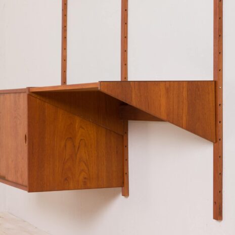 Duńska szafka ścienna z drewna tekowego z biurkiem i szafką w stylu Cadovius 2101-7 Danish vintage teak wall unit with desk and cabinet in the style of Cadovius scaled