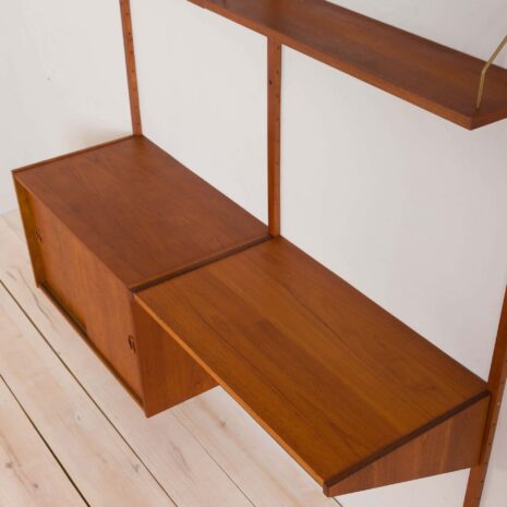 Duńska szafka wisząca z drewna tekowego z biurkiem i szafką w stylu Cadovius 2101-8 Danish vintage teak wall unit with desk and cabinet in the style of Cadovius scaled