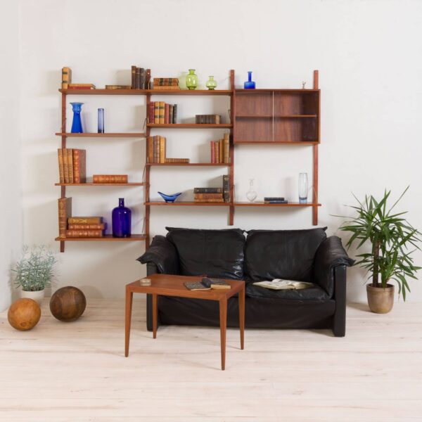 cadovius wsuwany sekcje z dużą szklana szafka   scaled