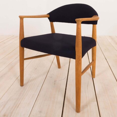 2072 Erik Kierkegaard oak chair in dark blue wool-13 Erik Kierkegaard oak chair in dark blue wool scaled