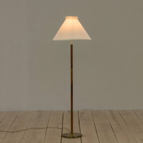 2157 Danish rosewood and brass floor lamp with Le Klint shade-2 Danish rosewood and brass floor lamp with Le Klint shade scaled