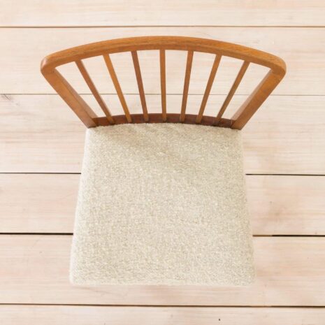 2112 komplet 6 orzechowych krzeseł Fritz Henningsen-27 komplet orzechowych krzeseł Fritz Henningsen scaled