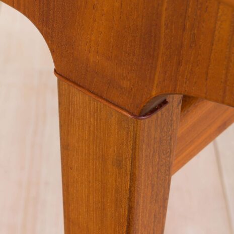 2156 Johannes Andersen style teak extension table with concealed panels-11 Johannes Andersen style teak extension table with concealed panels scaled