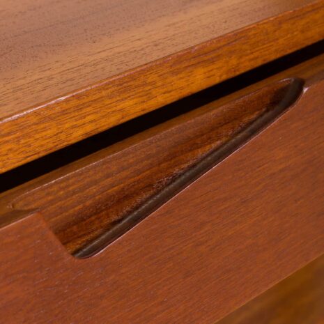 2200 Skandynawska szafka wisząca z drewna tekowego z biurkiem-6 Scandinavian teak wall unit with a desk scaled