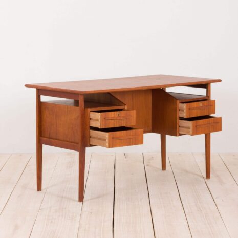 2192 Gunnar Nielsen teak desk for Tibergaard-6 Gunnar Nielsen Teakholzschreibtisch für Tibergaard skaliert