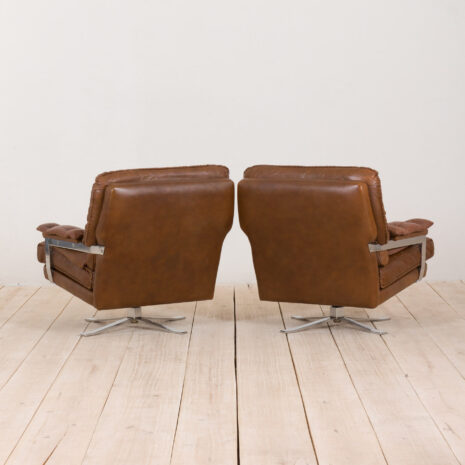 21002-Pair of brown buffalo leather swivel lounge chairs by Aalborg Polstermøbelfabrik.-4 Pair of brown buffalo leather swivel lounge chairs by Aalborg Polstermobelfabrik