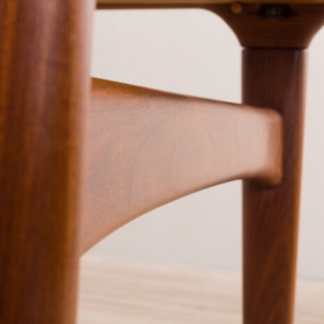 21015-stolik tek-15 stolik tek