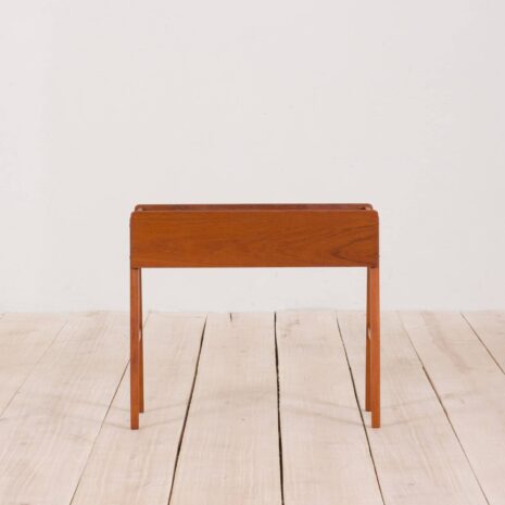 2146 Simple Danish teak planter-3 Simple Danish teak planter scaled