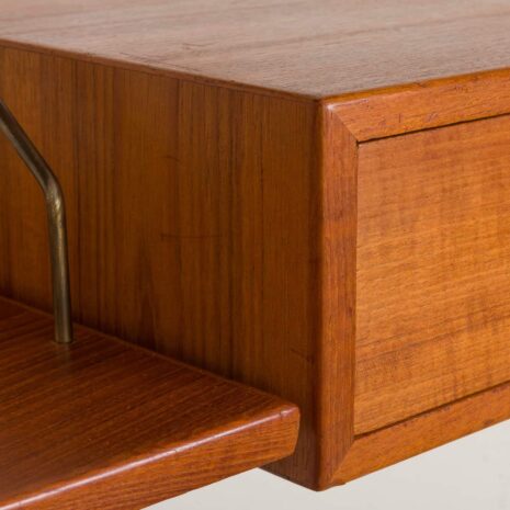 2172 3 bay teak wall unit by Hansen and Guldborg with bar cabinet and chest of drawers-15 Wandschrank aus Teakholz von Hansen und Guldborg mit Barschrank und Kommode, maßstabsgetreu