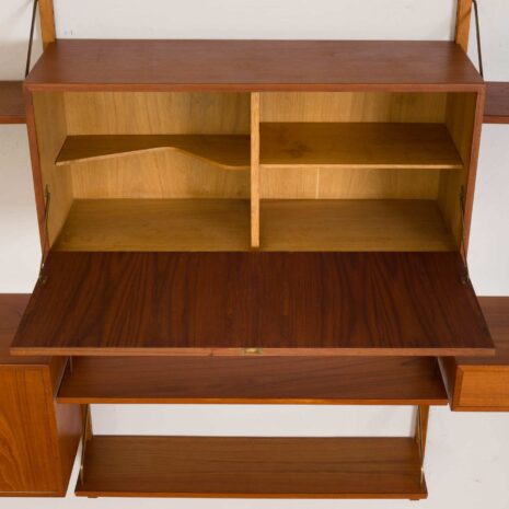 2172 3 bay teak wall unit by Hansen and Guldborg with bar cabinet and chest of drawers-7 Wandschrank aus Teakholz von Hansen und Guldborg mit Barschrank und Kommode, maßstabsgetreu