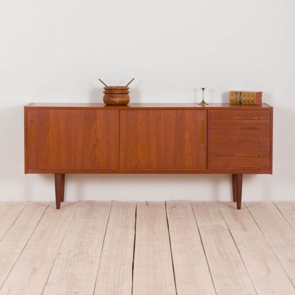 Minimalistisches Sideboard im Mid-Century-Stil von Nils Jonsson, Modell Trento, von P