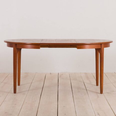 2225 Duński okrągły stół rozkładany w kolorze teak-2 Danish round extension table in teak scaled