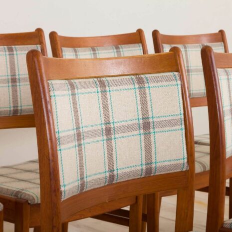 2239 Set of 8 teak dining chairs in new natural checkered upholstery-3 Set of teak dining chairs in new natural checkered upholstery scaled