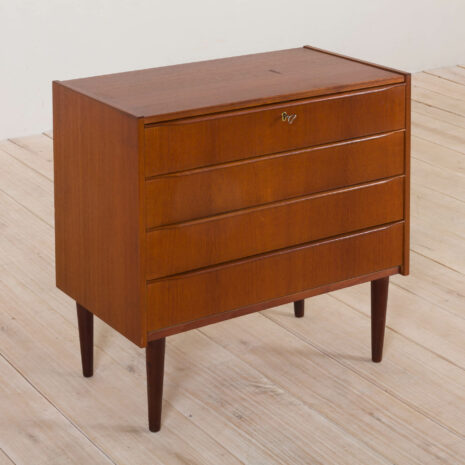 21006-Danish teak dresser with 4 drawers-10 Danish teak dresser with drawers scaled