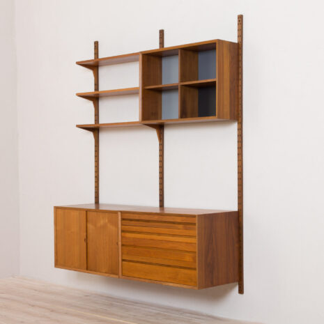 21019-Cadovius 2 bay teak royal wall unit with 3 cabinets and 3 shelves-4 Cadovius bay teak royal wall unit with cabinets and shelves scaled