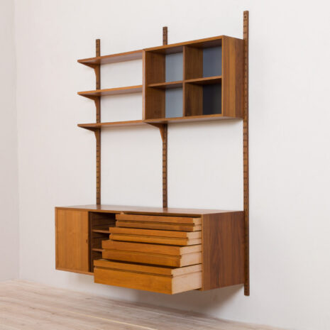 21019-Cadovius 2 bay teak royal wall unit with 3 cabinets and 3 shelves-7 Cadovius bay teak royal wall unit with cabinets and shelves scaled