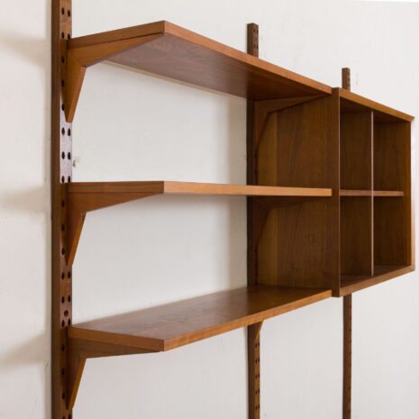 21019-Cadovius 2 bay teak royal wall unit with 3 cabinets and 3 shelves-9 Cadovius bay teak royal wall unit with cabinets and shelves scaled