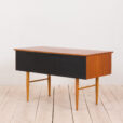 Italian teak desk with brass handles and beech legs s Wloskie biurko tekowe z mosiężnymi uchwytami i bukowymi nogami lata   scaled