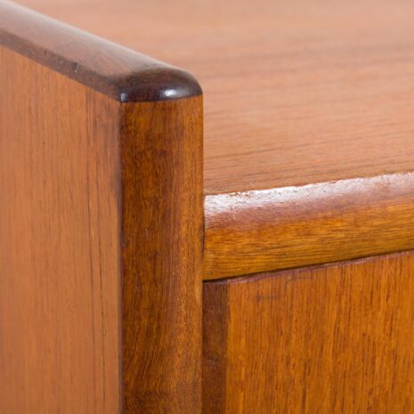 21023--Scandinavian sideboard in teak with 5 drawers and sliding doors, Norway, 70s-Sideboard tekowy skandynawski, komoda 5 szuflad, Norwegia, lata 70-10 Scandinavian sideboard in teak with drawers and sliding doors Norway s Sideboard tekowy skandynawski komoda szuflad Norwegia lata scaled