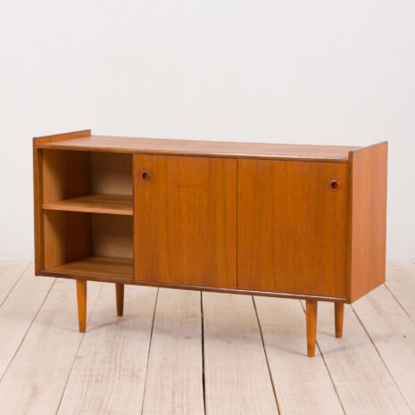 21023--Scandinavian sideboard in teak with 5 drawers and sliding doors, Norway, 70s-Sideboard tekowy skandynawski, komoda 5 szuflad, Norwegia, lata 70-2 Scandinavian sideboard in teak with drawers and sliding doors Norway s Sideboard tekowy skandynawski komoda szuflad Norwegia lata scaled
