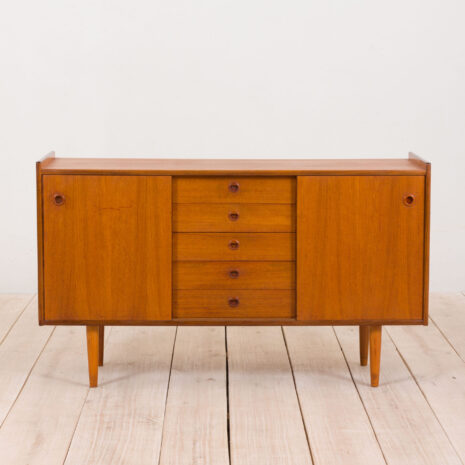 21023--Scandinavian sideboard in teak with 5 drawers and sliding doors, Norway, 70s-Sideboard tekowy skandynawski, komoda 5 szuflad, Norwegia, lata 70-5 Scandinavian sideboard in teak with drawers and sliding doors Norway s Sideboard tekowy skandynawski komoda szuflad Norwegia lata scaled