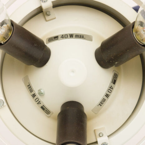 21040-Mała biała lampa wisząca SAS Royal Arne Jacobsen-11 Mała biała lampa wisząca SAS Royal Arne Jacobsen w skali