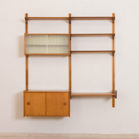21064-Sven Andersen Møbelfabrikk Wall unit in teak 2 bay hanging shelving system with 2 cabinets, Hillevåg, Norway-13 Sven Andersen Mobelfabrikk Wall unit in teak bay hanging shelving system with cabinets Hillevag Norway scaled
