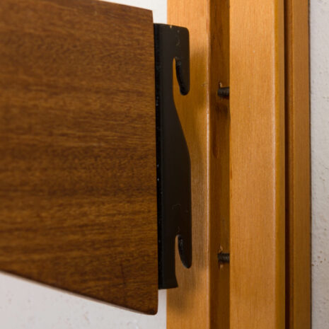 21064-Sven Andersen Møbelfabrikk Wall unit in teak 2 bay hanging shelving system with 2 cabinets, Hillevåg, Norway-19 Sven Andersen Mobelfabrikk Wall unit in teak bay hanging shelving system with cabinets Hillevag Norway scaled