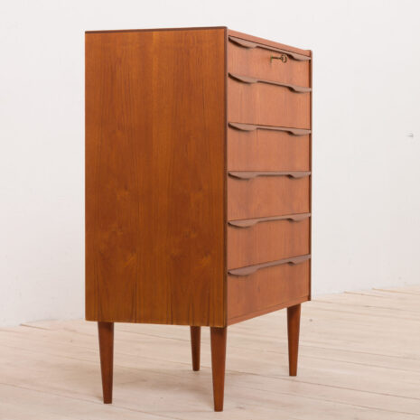 21008-komoda z brakami forniru-8 komoda z brakami forniru scaled